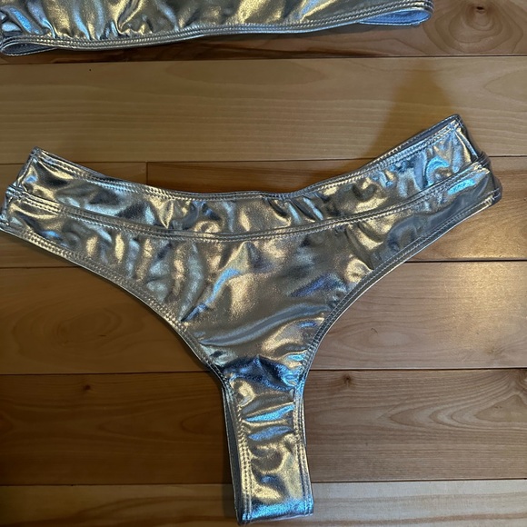 NWT silver metallic bikini set size small - Picture 3 of 6